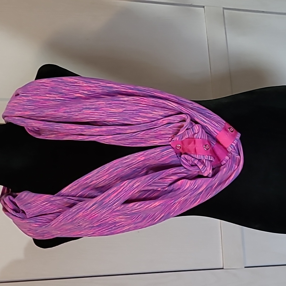 Ivivva Village Chill rulu customizable scarf with snaps
